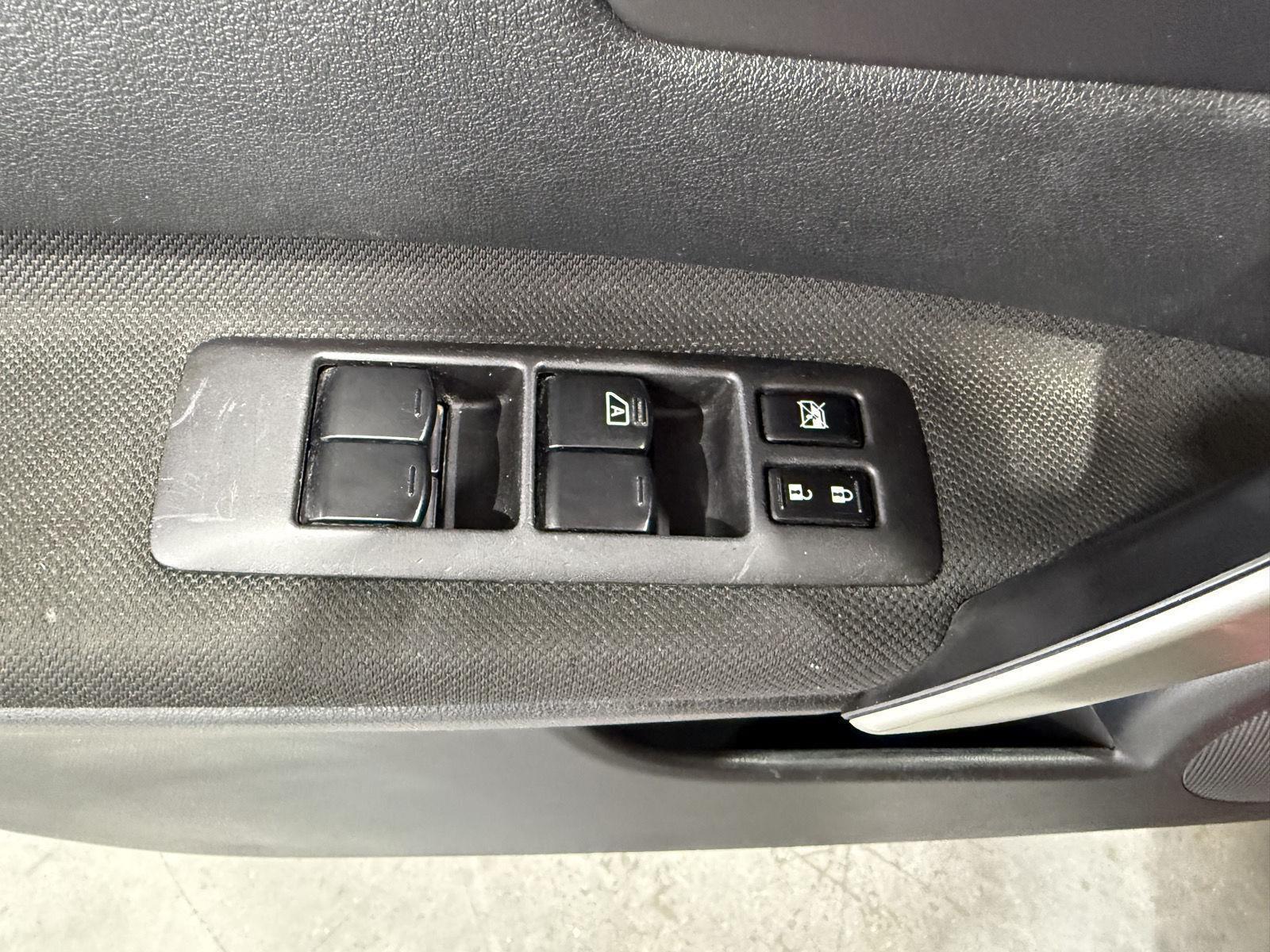 2013 Nissan Rogue S - Photo 21