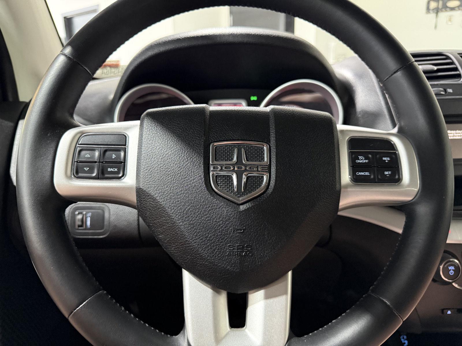 Vehicle photo 11