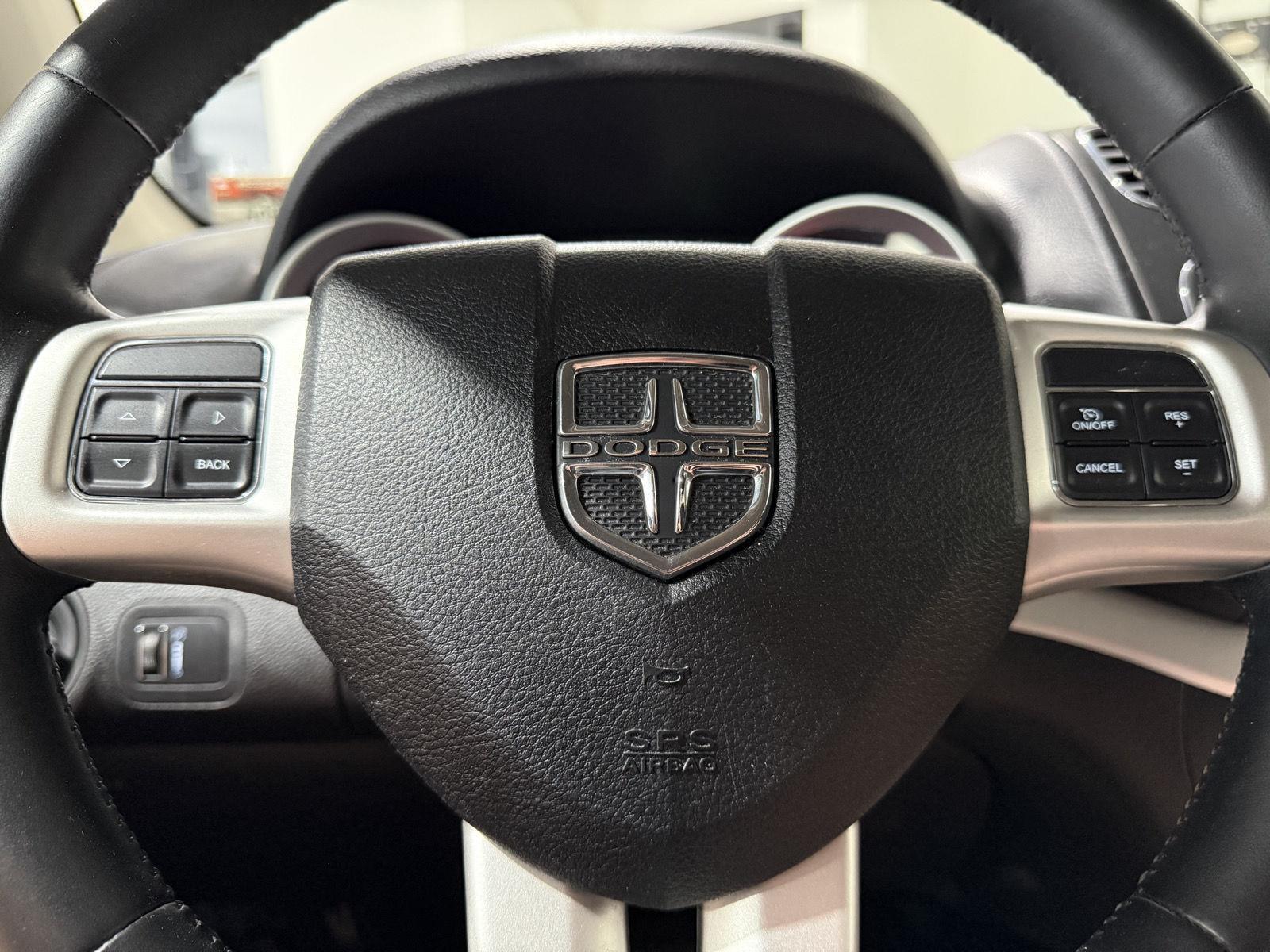 Vehicle photo 12