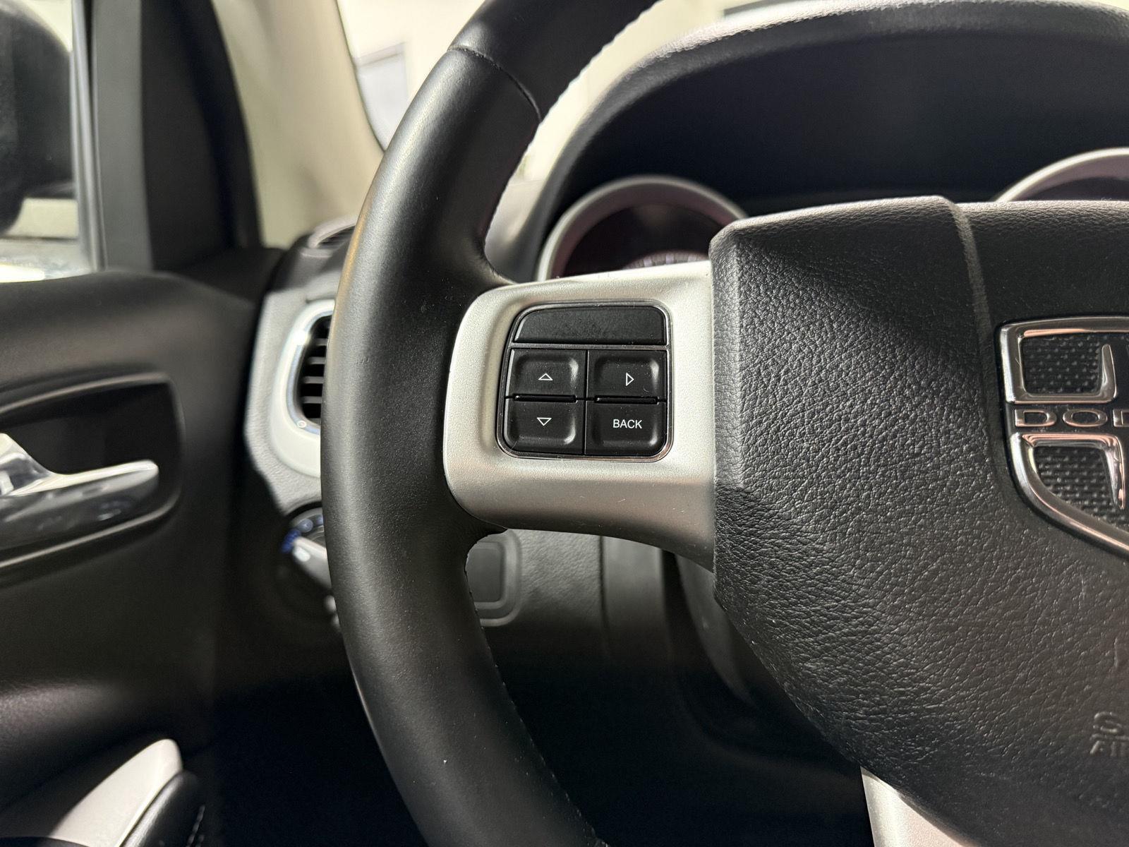 Vehicle photo 13