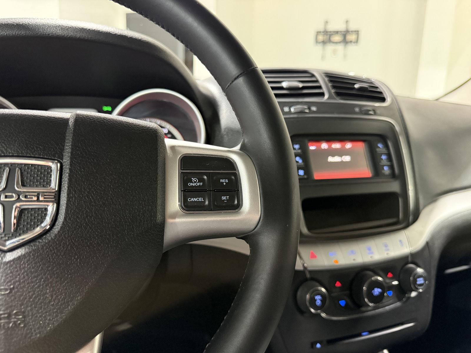 Vehicle photo 14