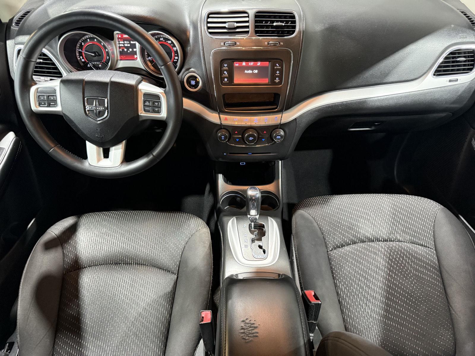 Vehicle photo 15