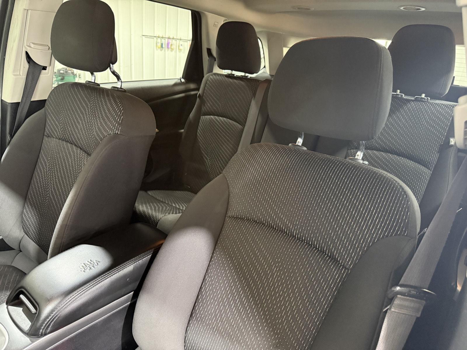 Vehicle photo 18
