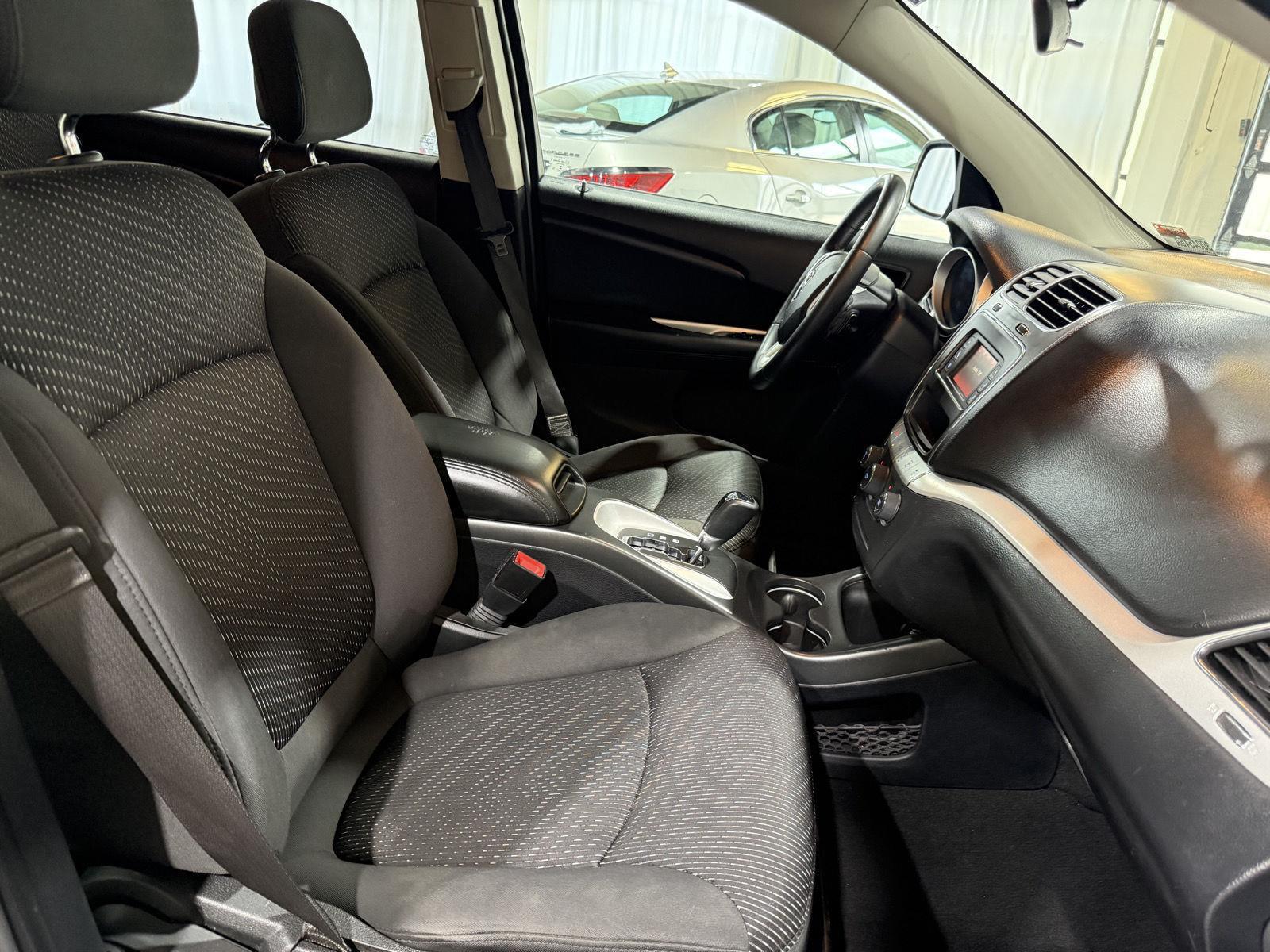 Vehicle photo 27