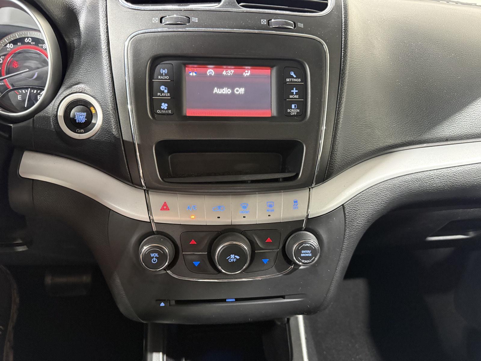 Vehicle photo 28
