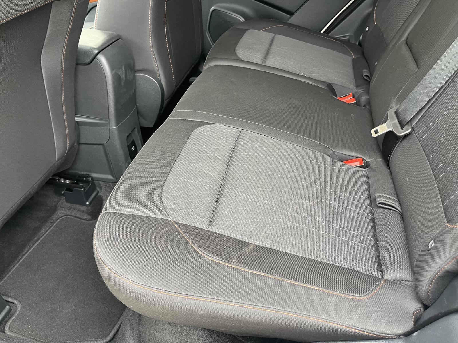 Vehicle photo 17