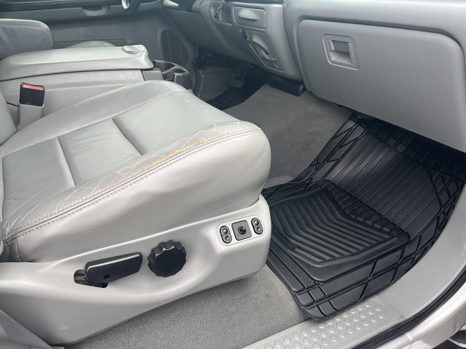 Vehicle photo 15