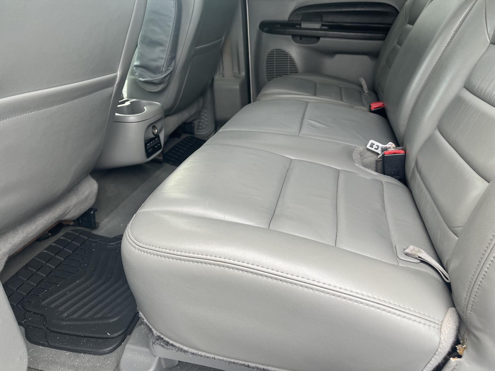 Vehicle photo 16