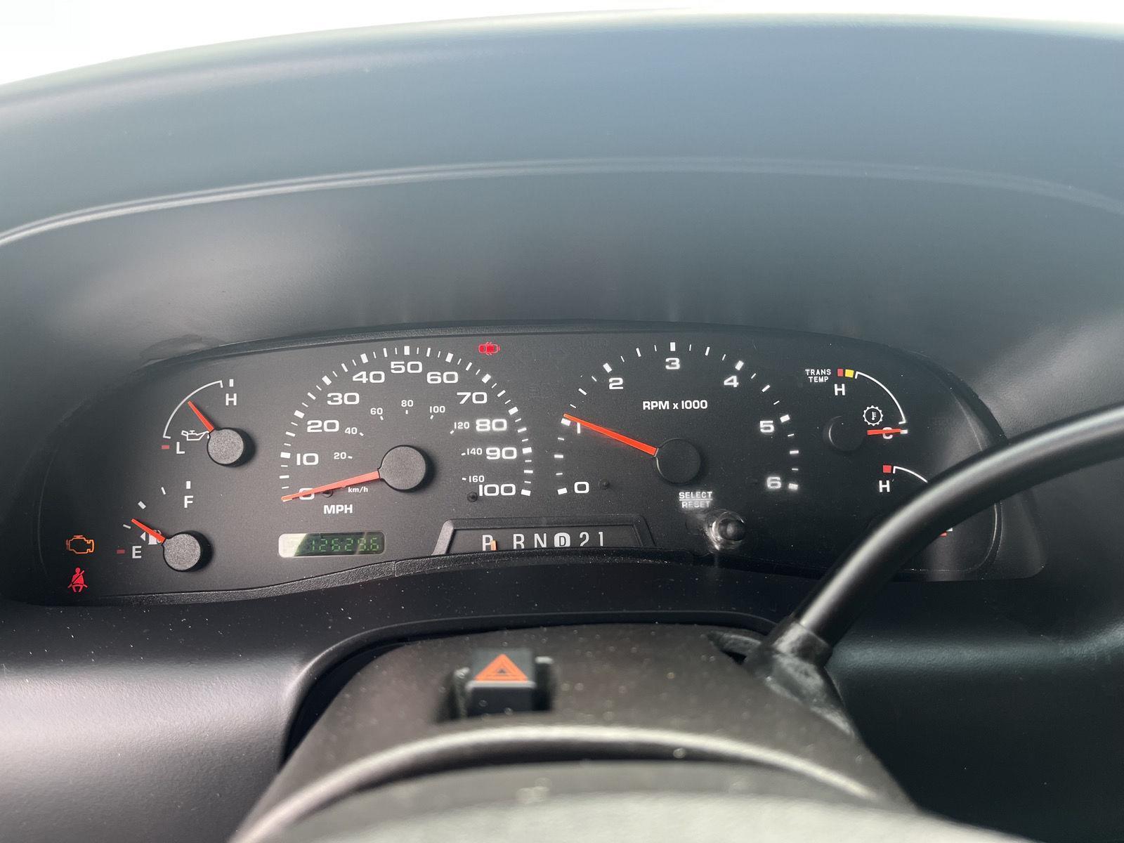 Vehicle photo 18