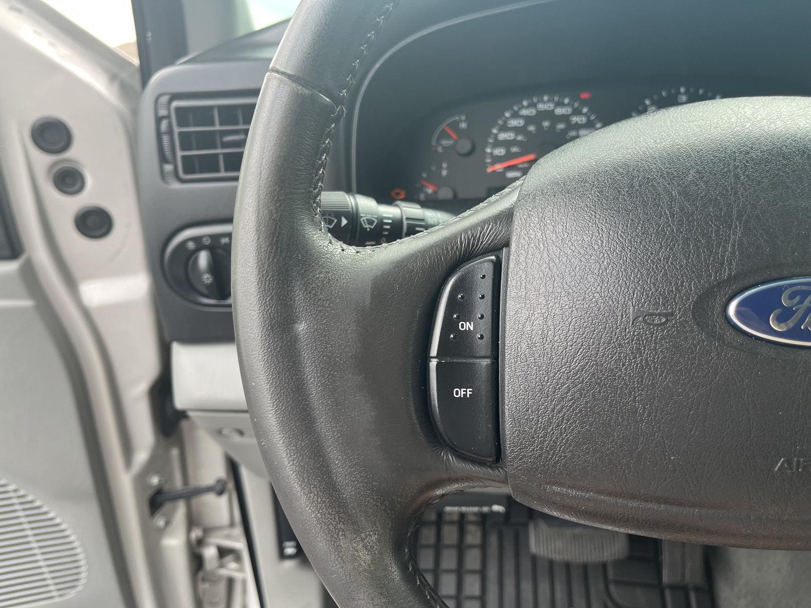 Vehicle photo 19