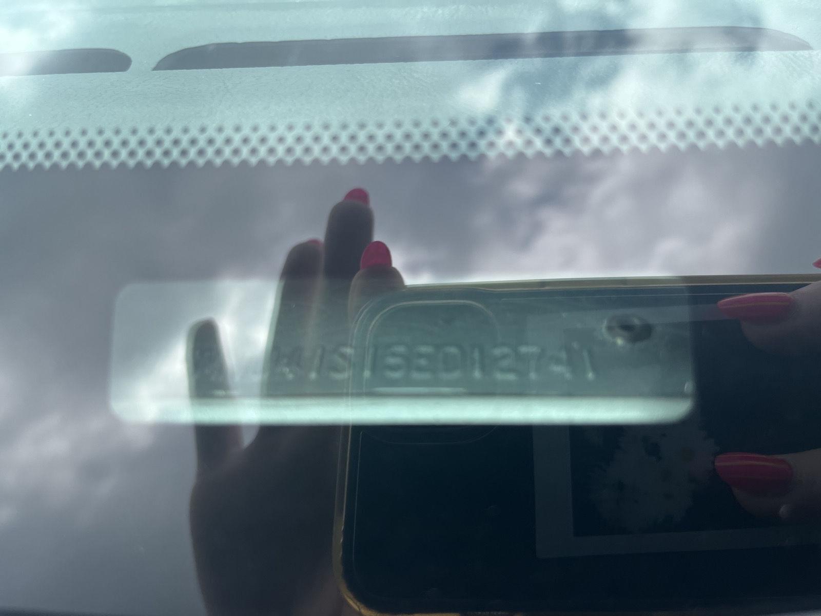 Vehicle photo 25
