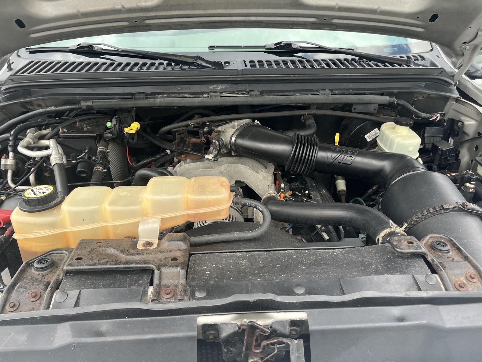 Vehicle photo 28