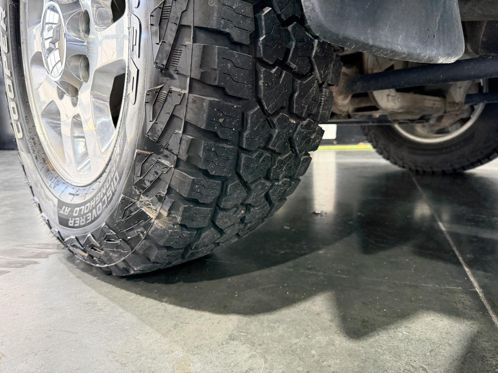 Vehicle photo 11