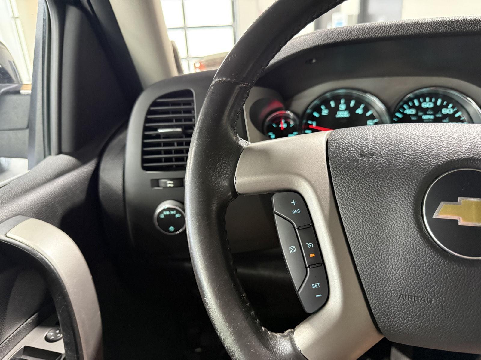 Vehicle photo 14