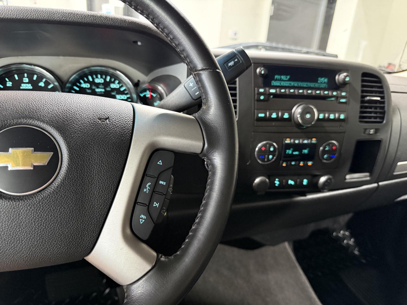 Vehicle photo 15