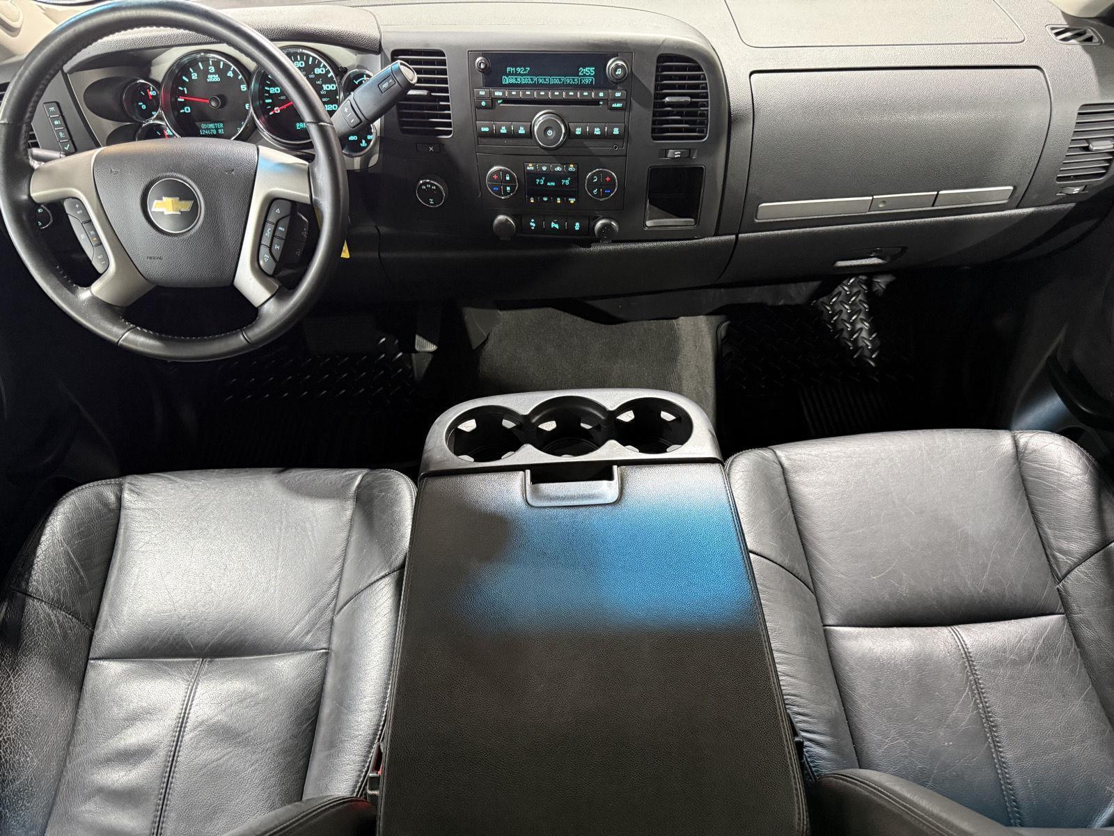 Vehicle photo 16
