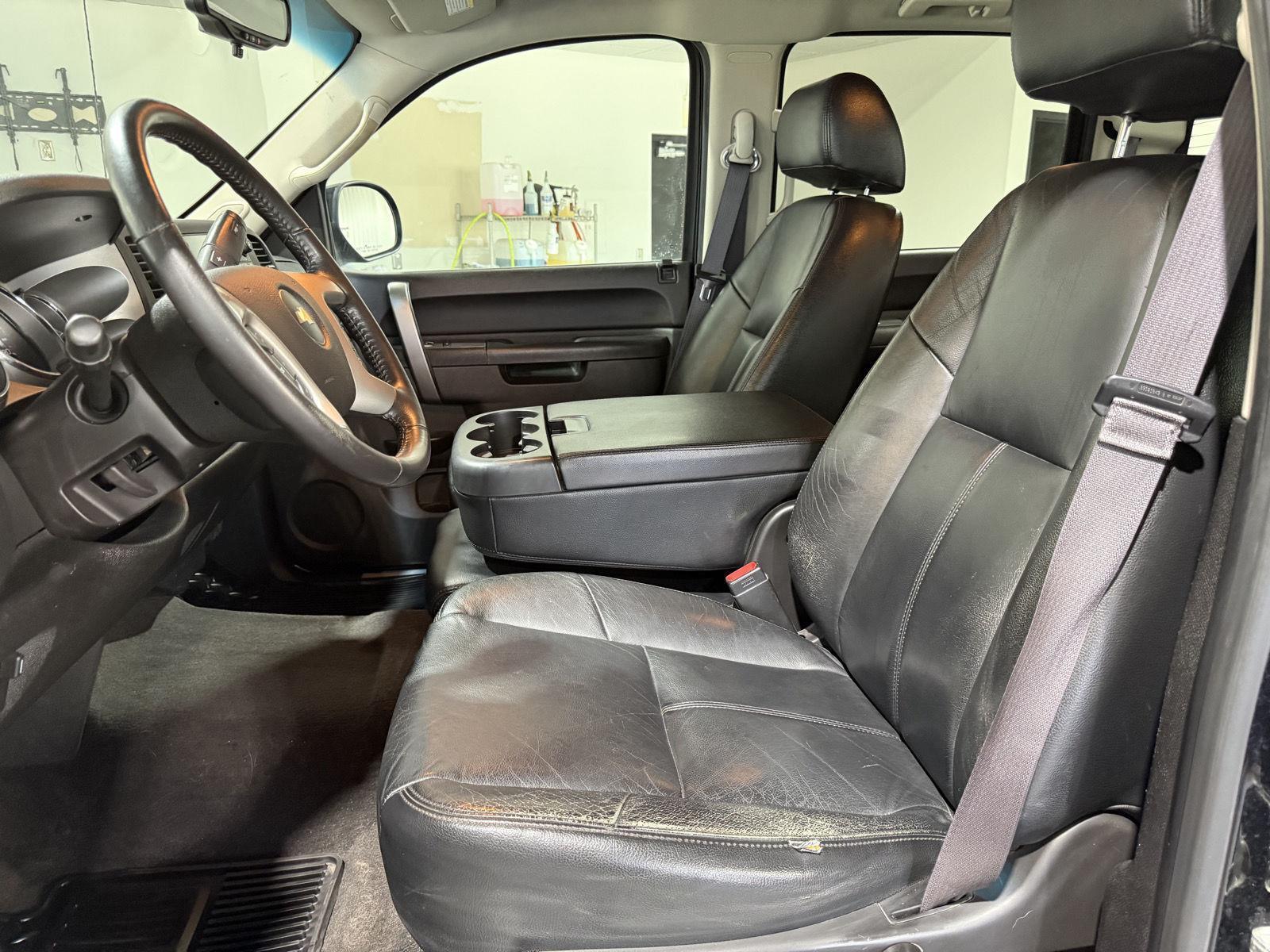 Vehicle photo 18