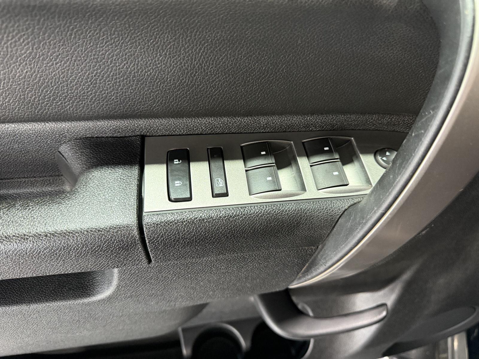 Vehicle photo 22