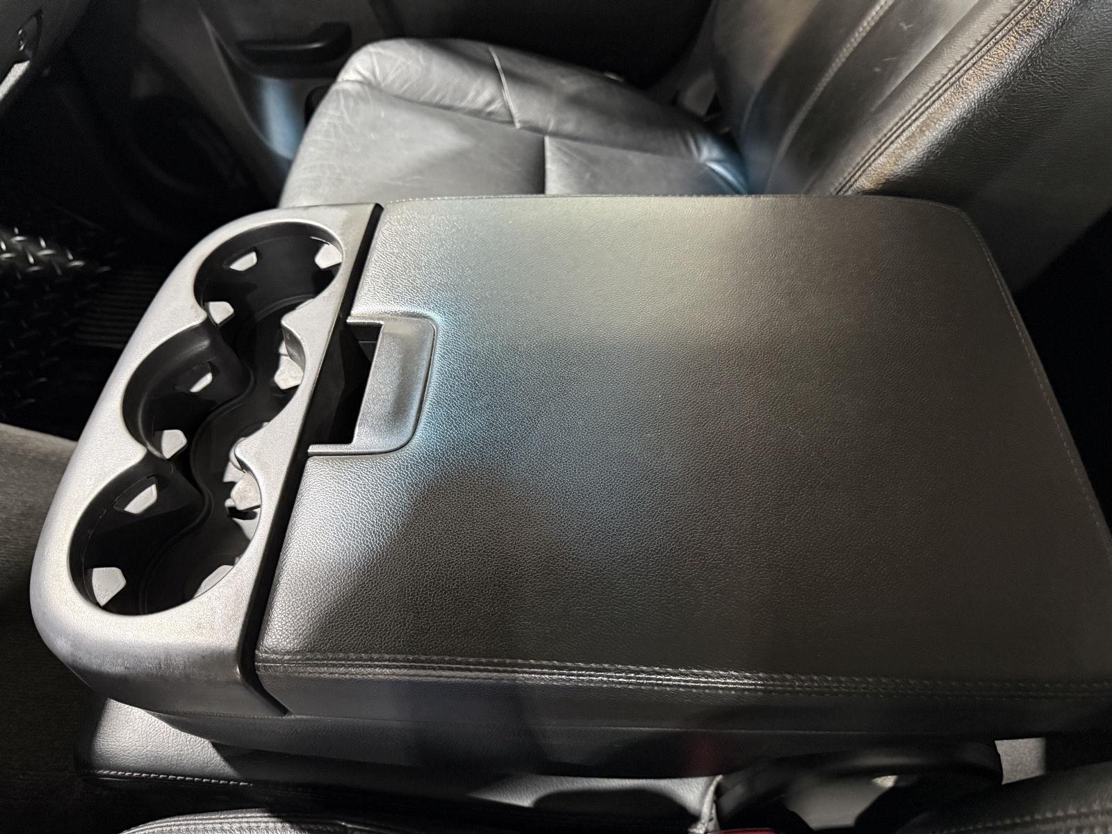 Vehicle photo 29