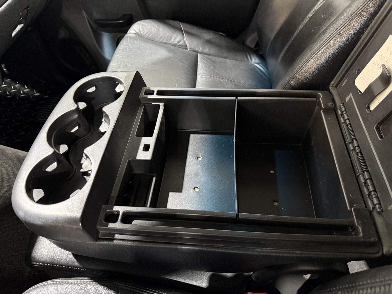 Vehicle photo 30