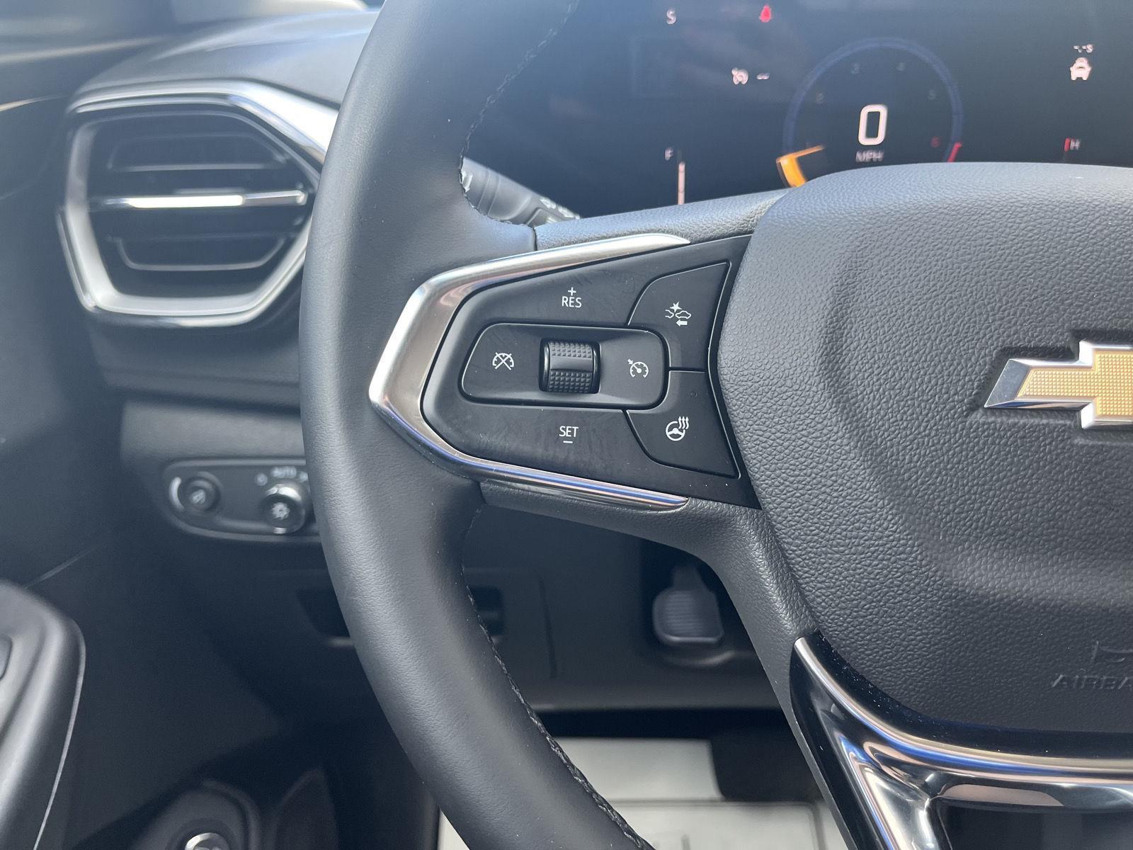Vehicle photo 19