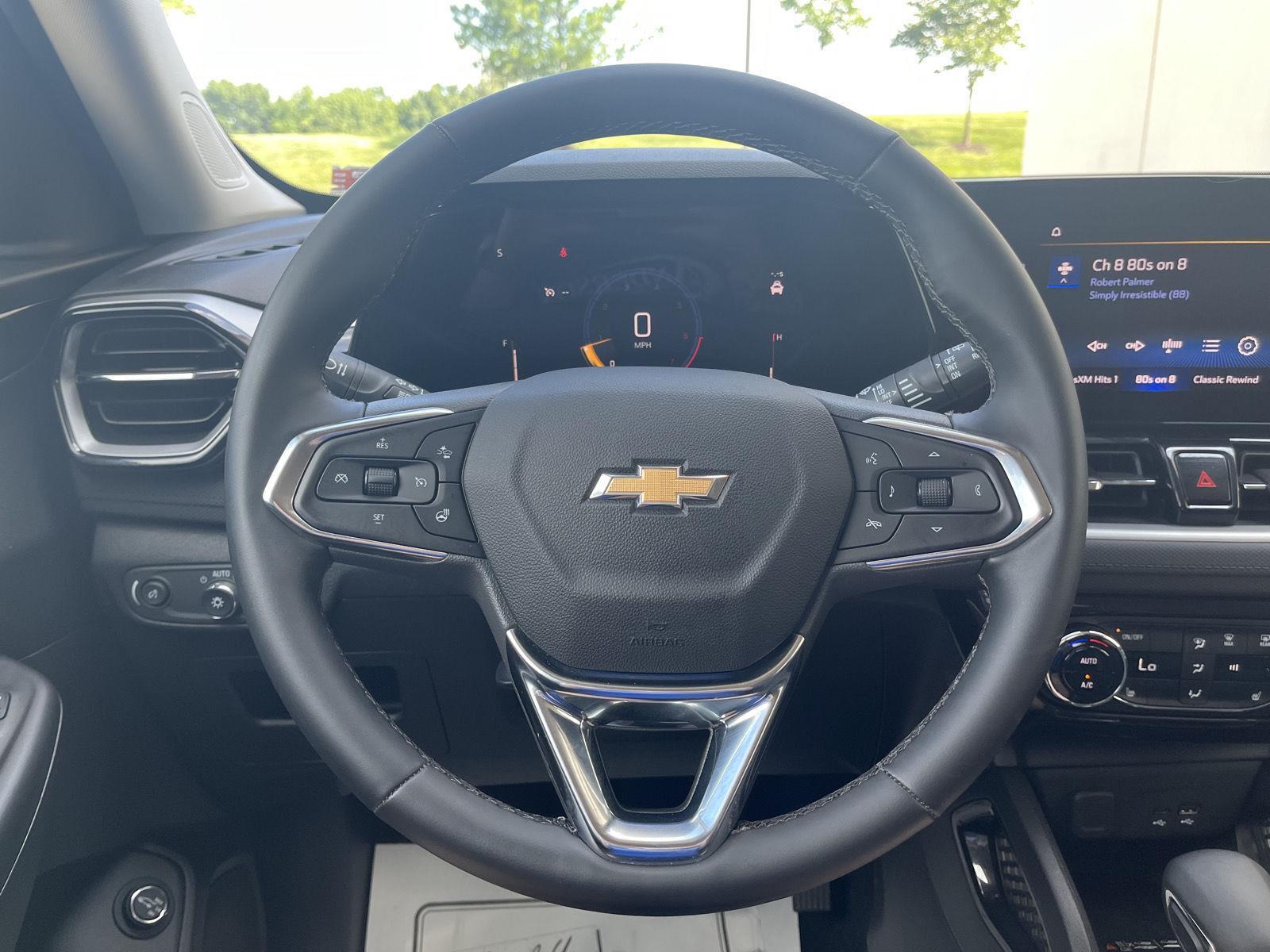 Vehicle photo 21
