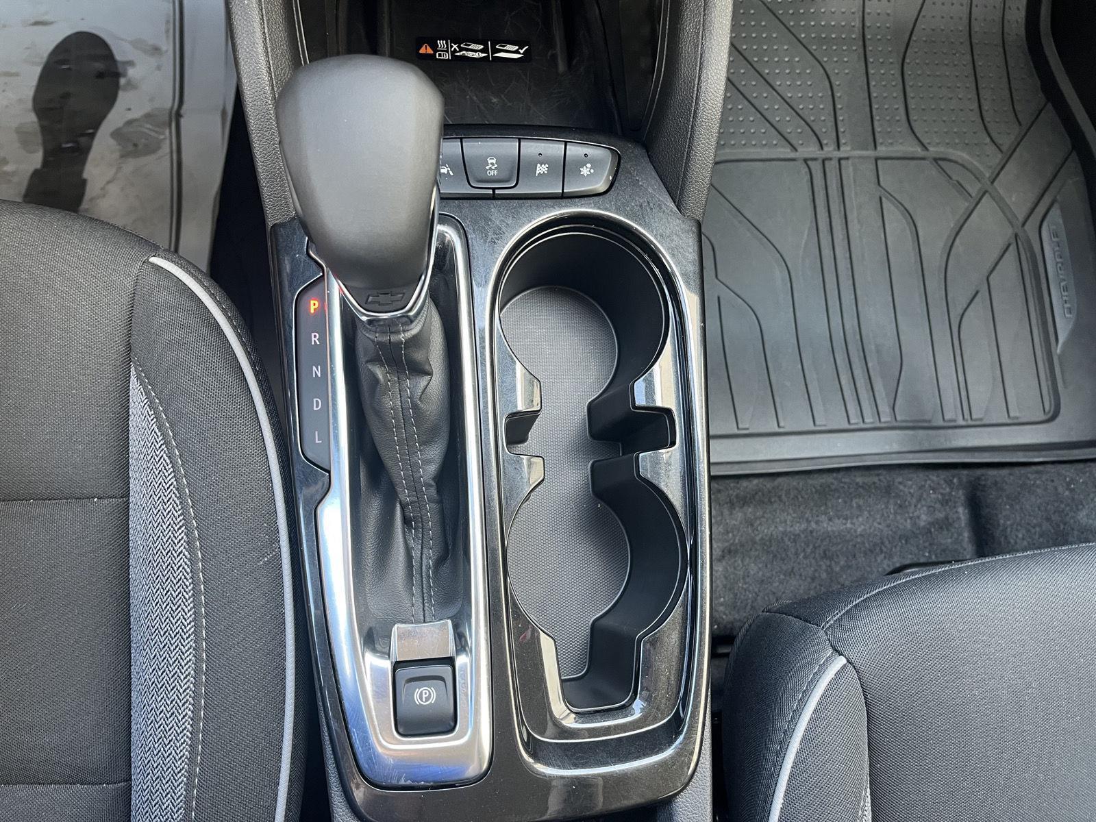 Vehicle photo 25