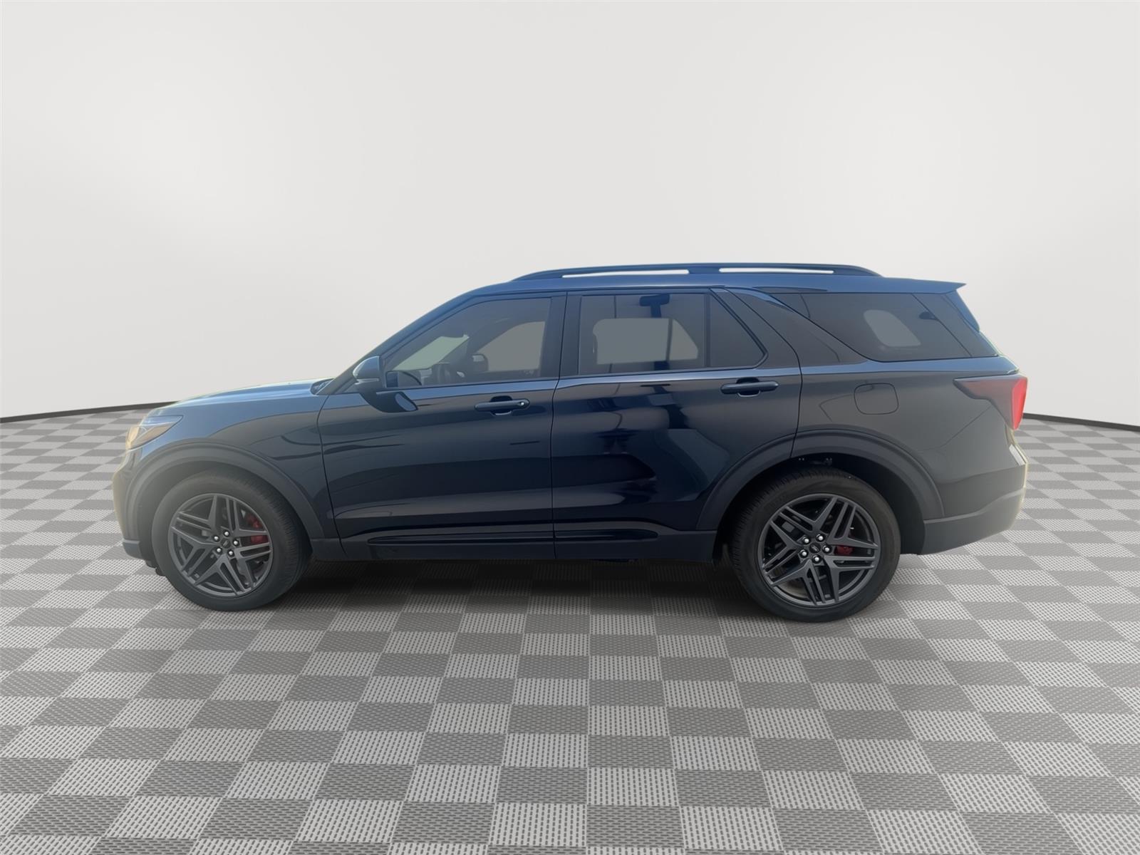 Vehicle photo 8