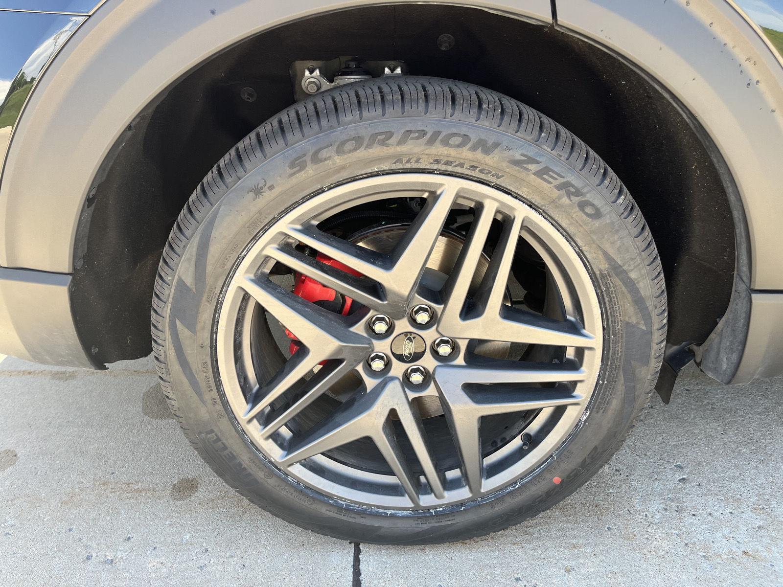 Vehicle photo 9