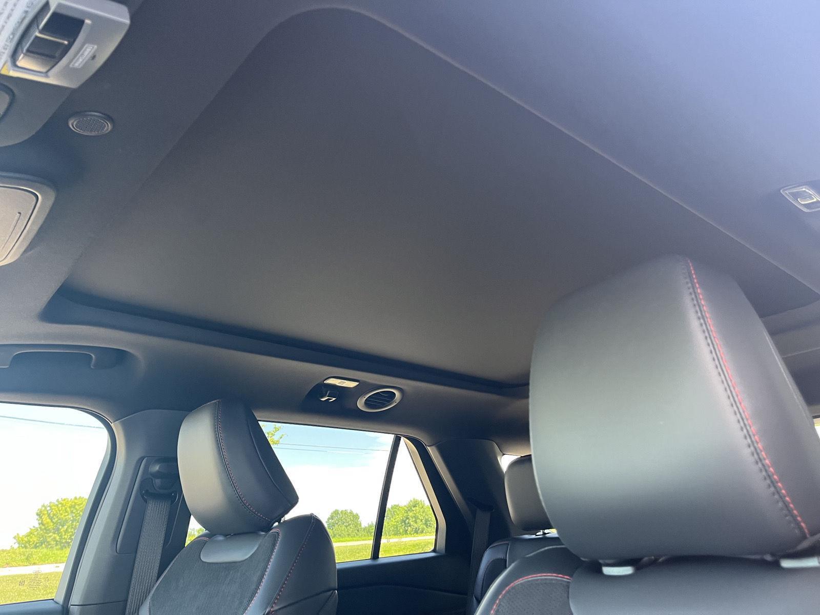 Vehicle photo 14