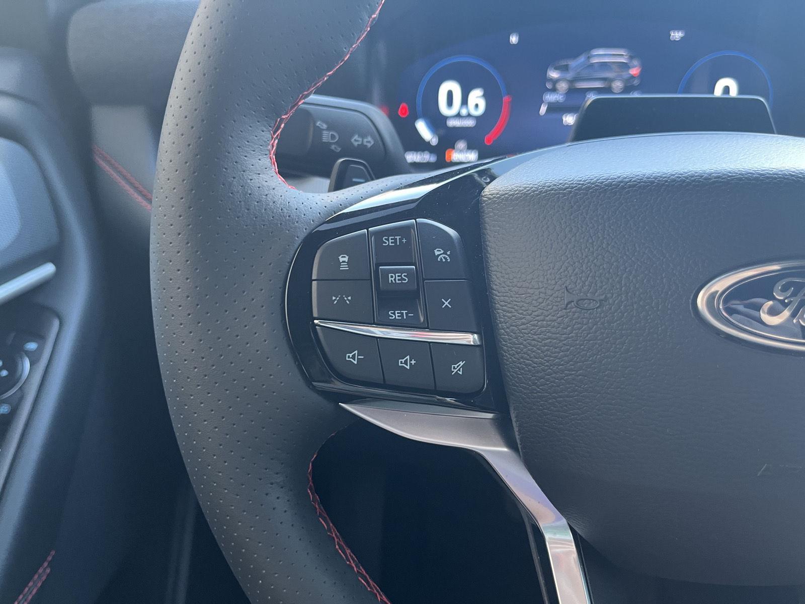 Vehicle photo 19