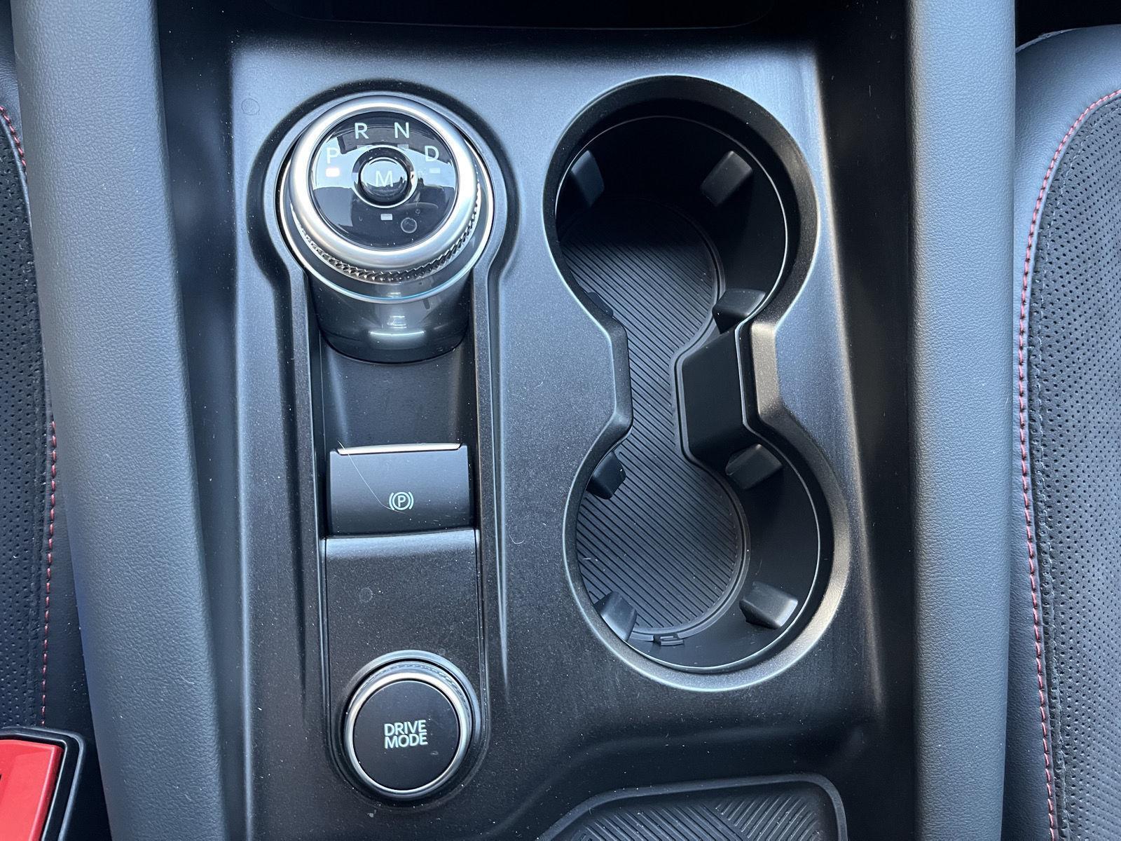 Vehicle photo 25