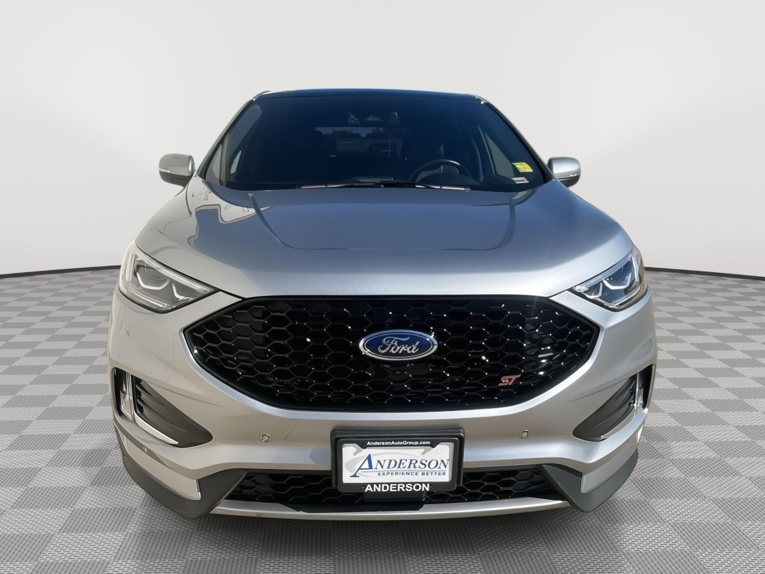 Vehicle photo 2