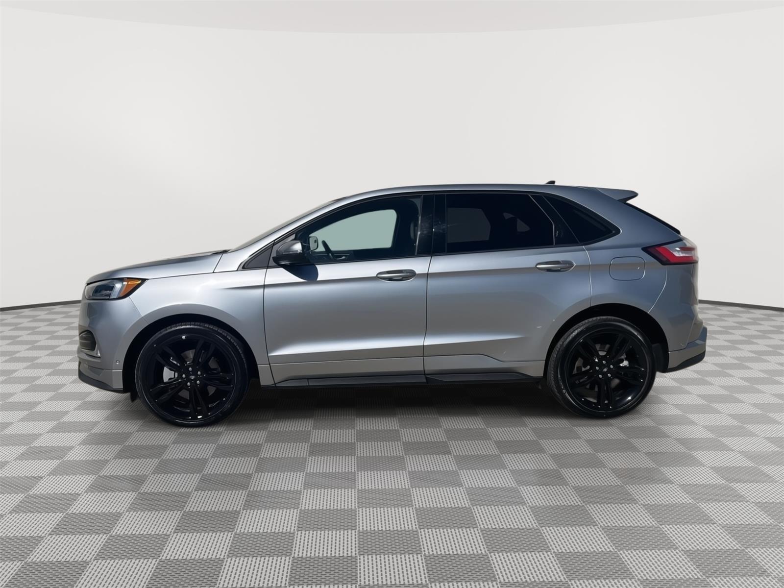 Vehicle photo 8