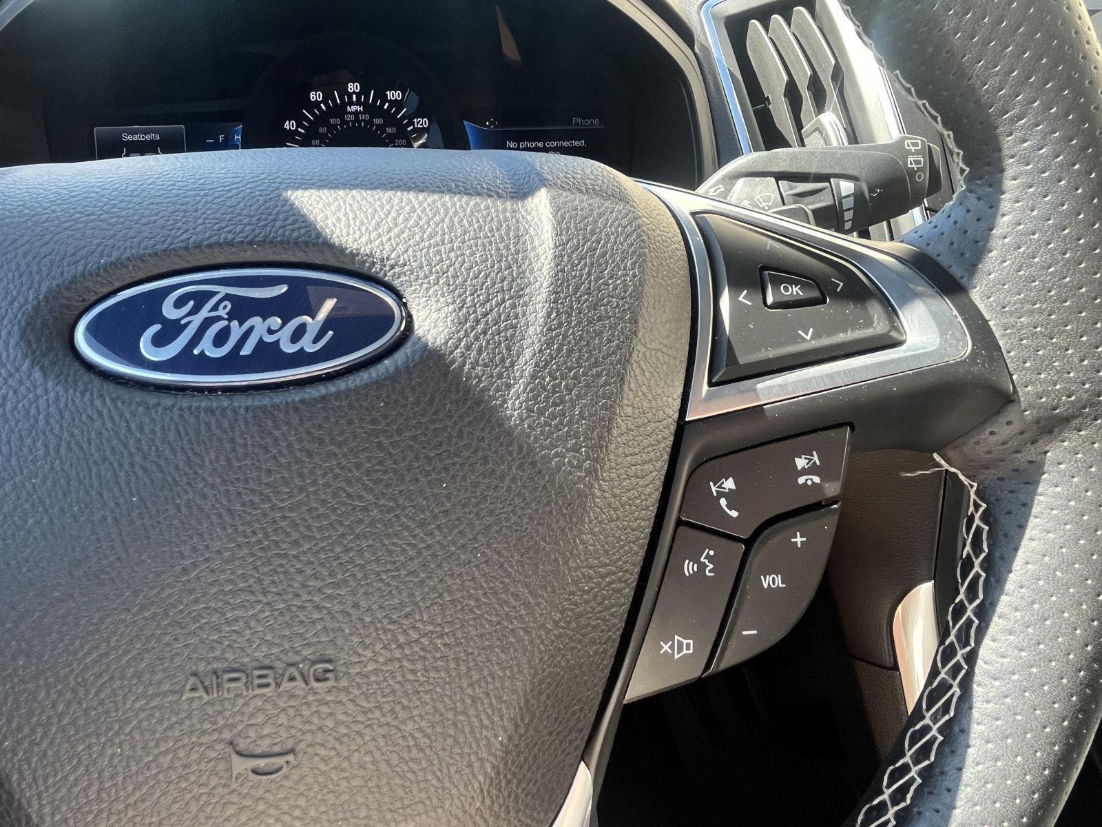 Vehicle photo 19
