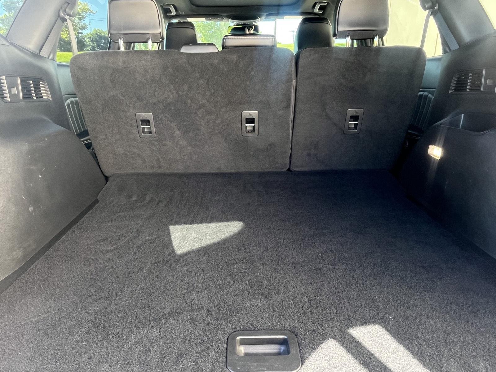 Vehicle photo 30