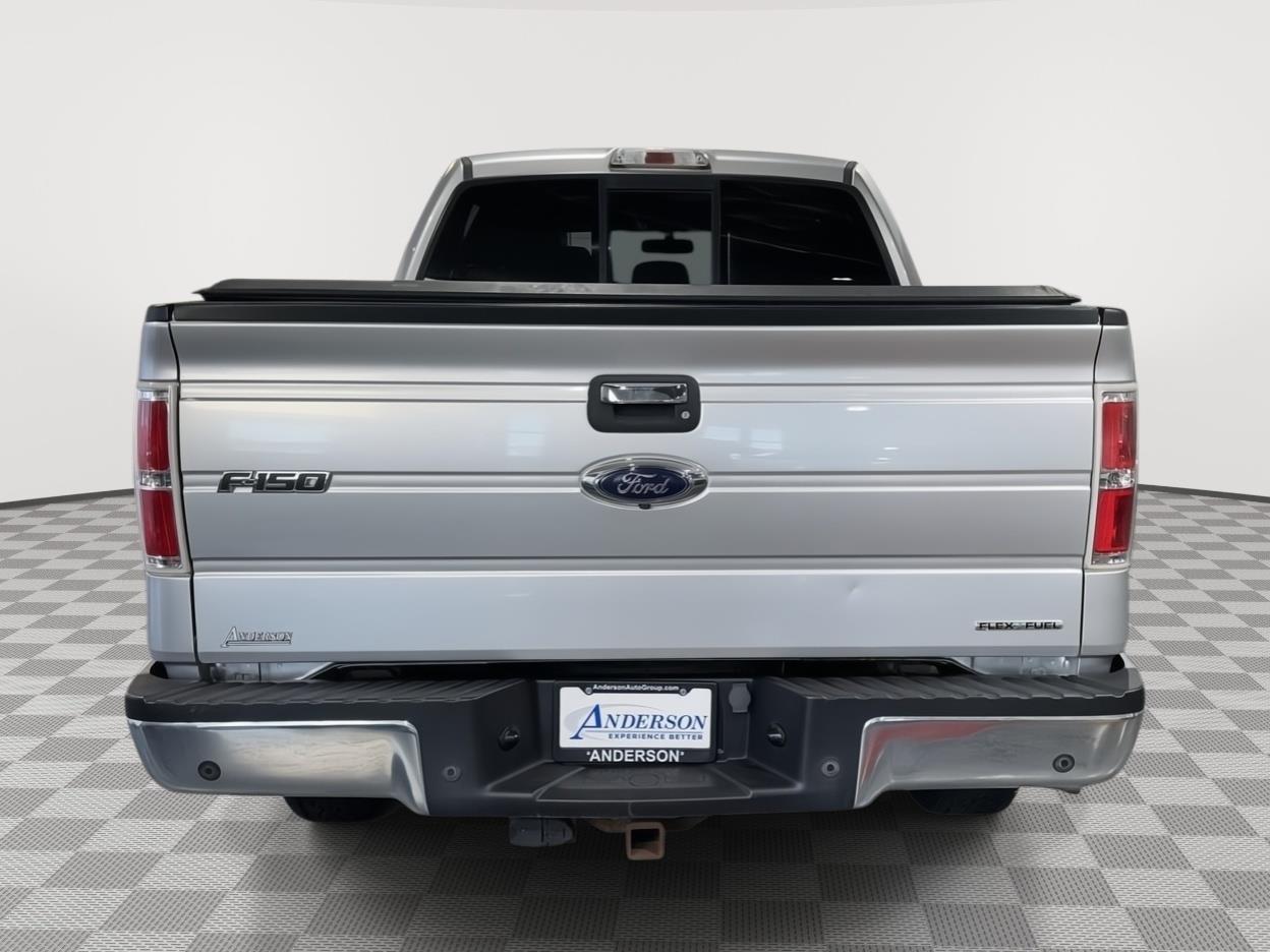 Vehicle photo 8