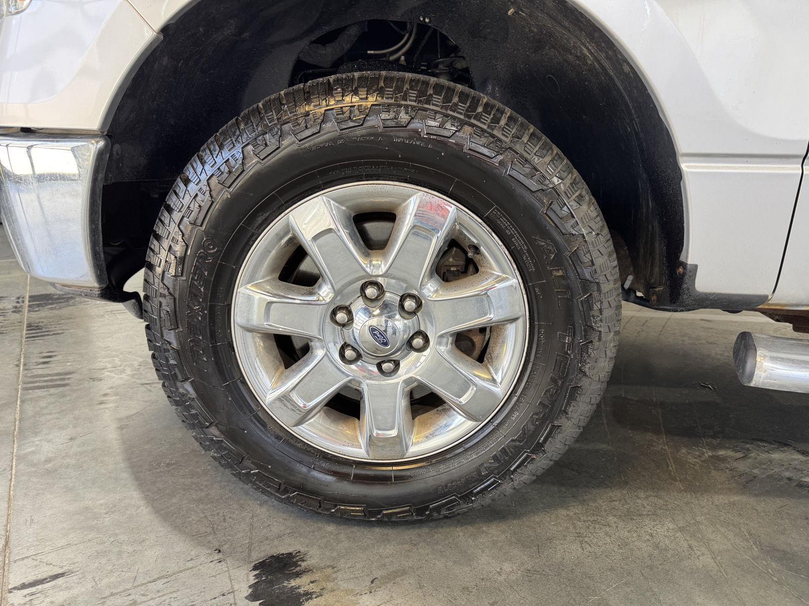 Vehicle photo 10