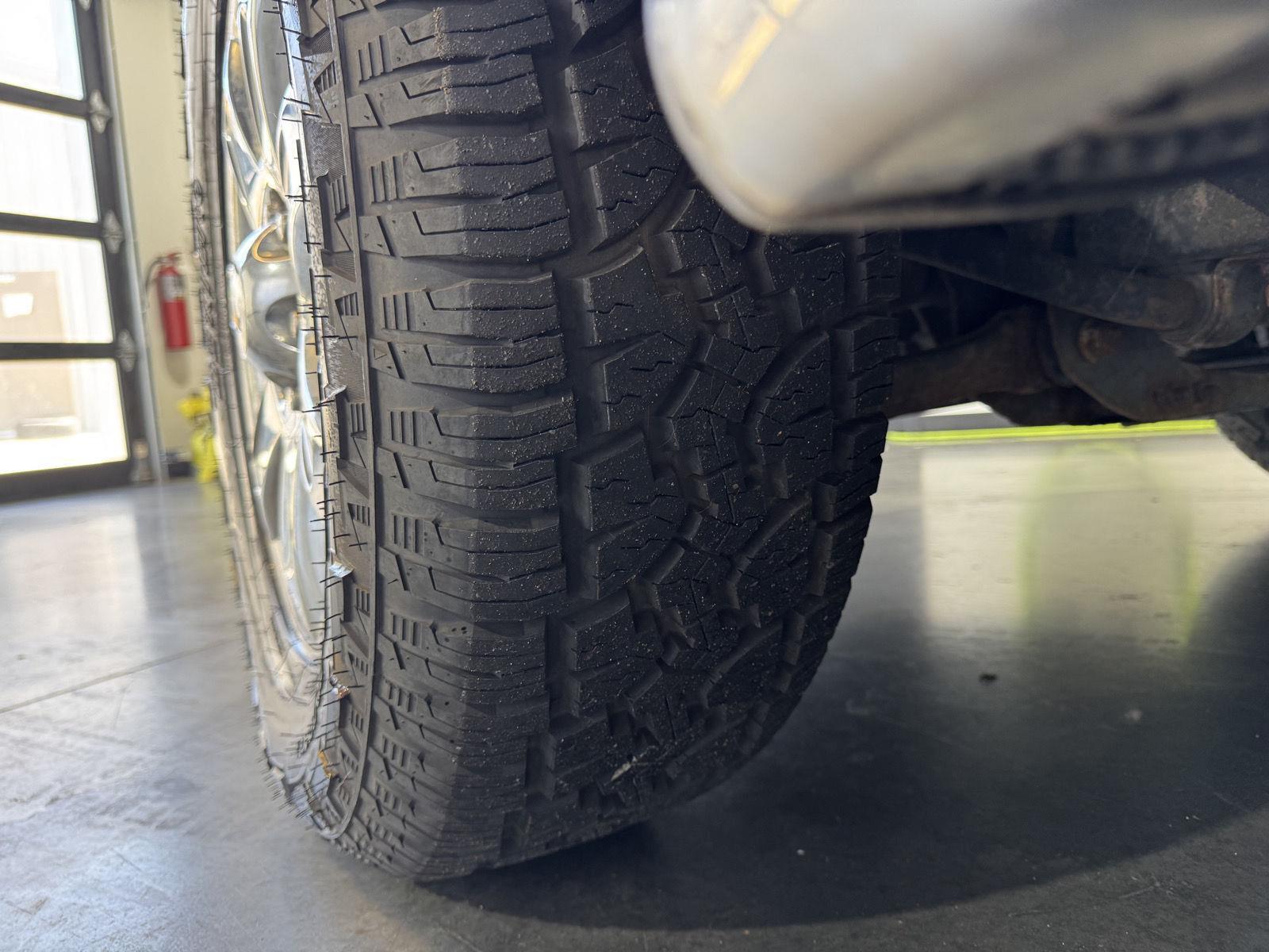 Vehicle photo 11