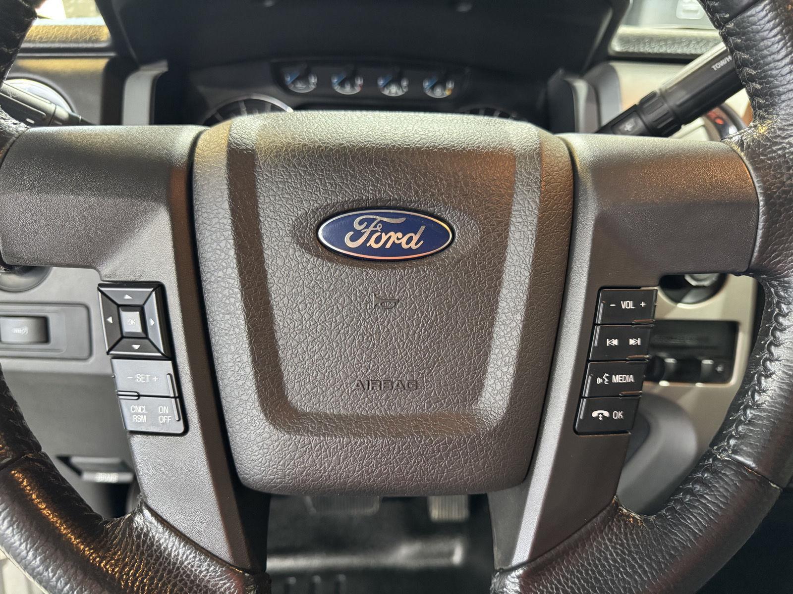 Vehicle photo 13