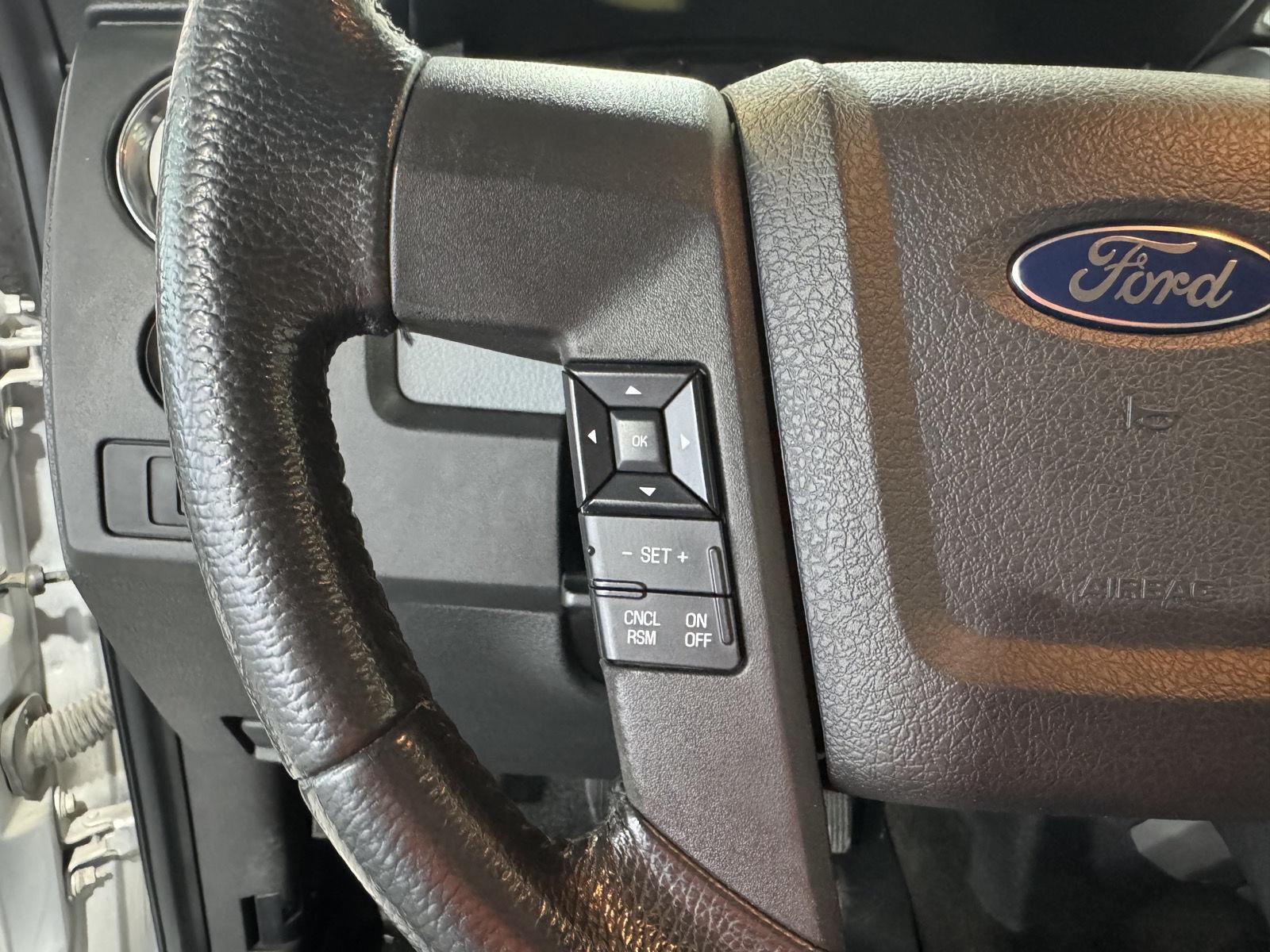 Vehicle photo 14