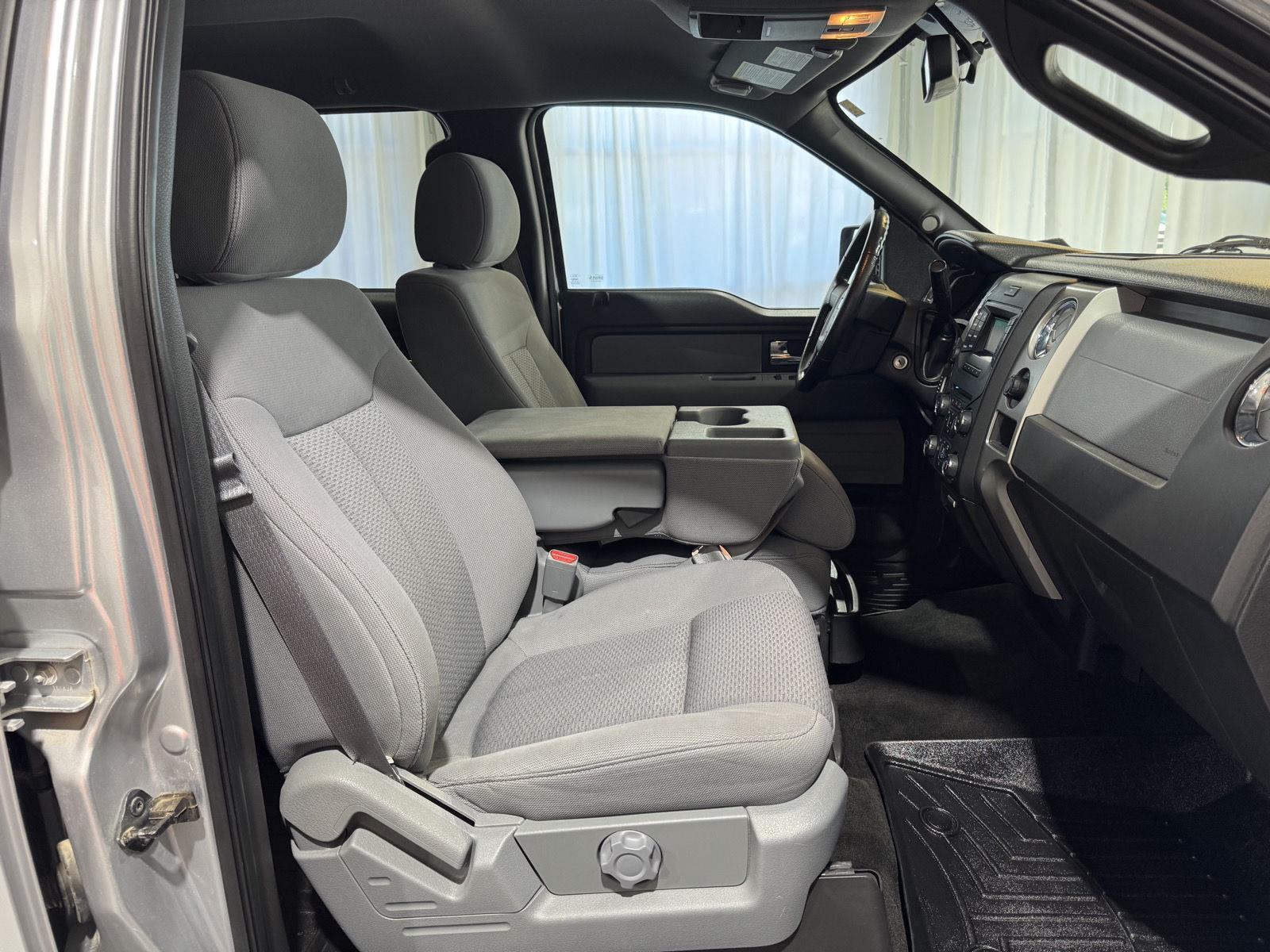 Vehicle photo 21