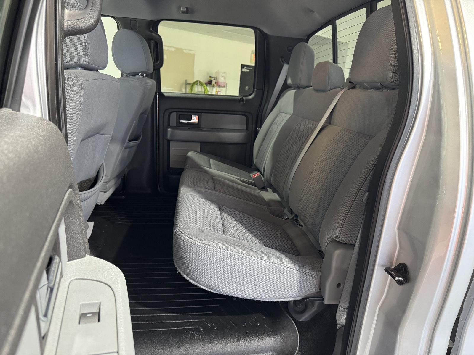 Vehicle photo 25