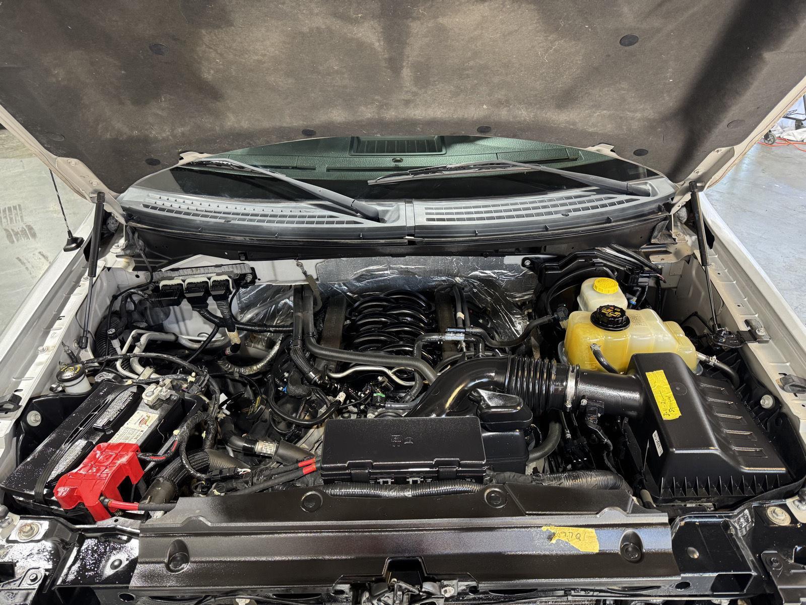 Vehicle photo 34