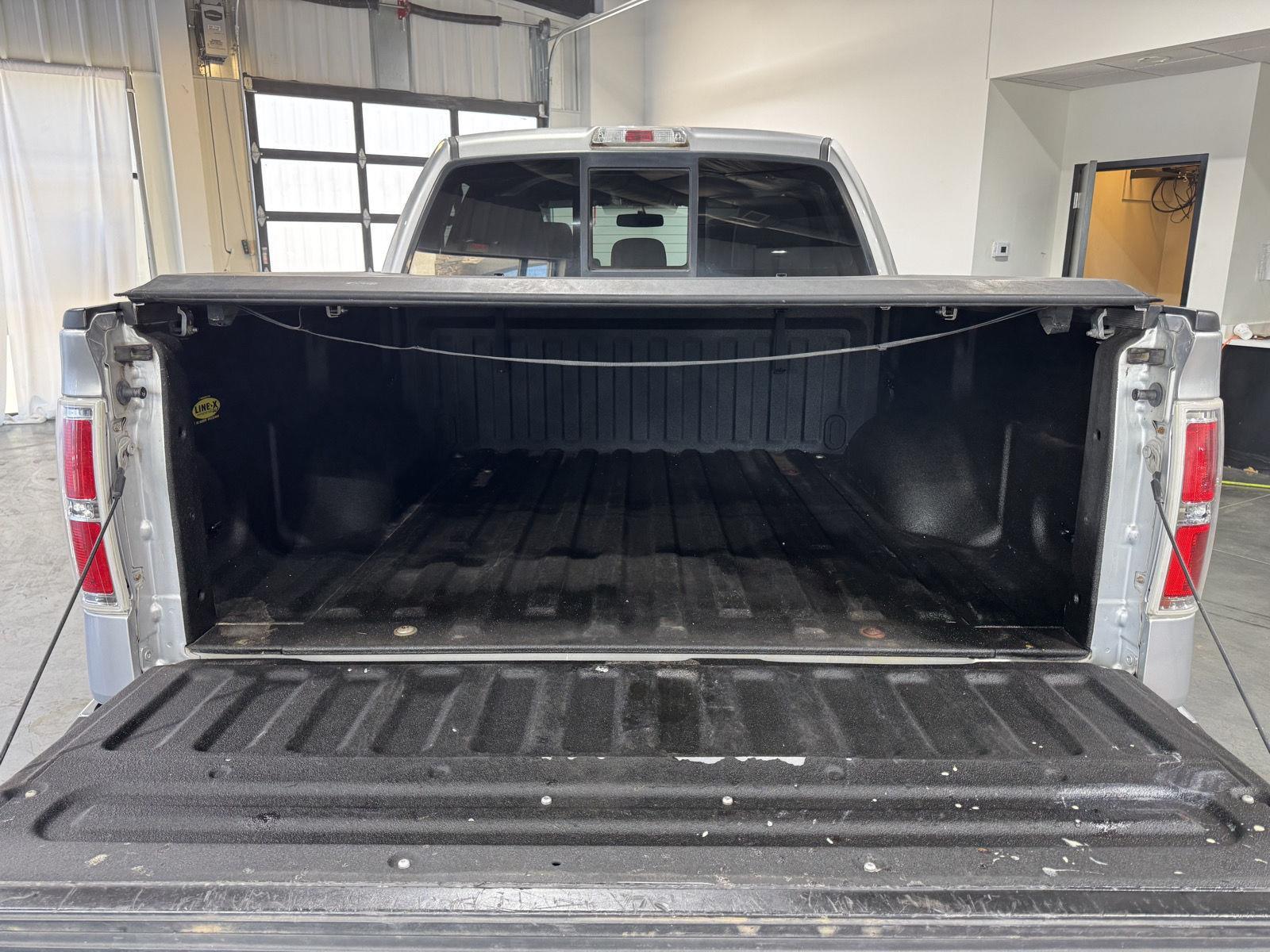 Vehicle photo 35