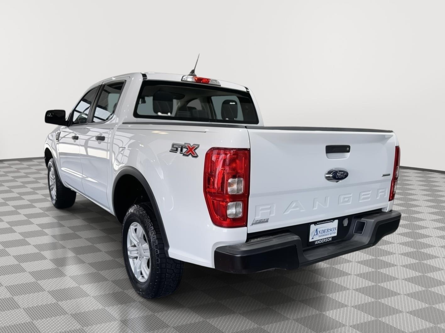 Vehicle photo 9