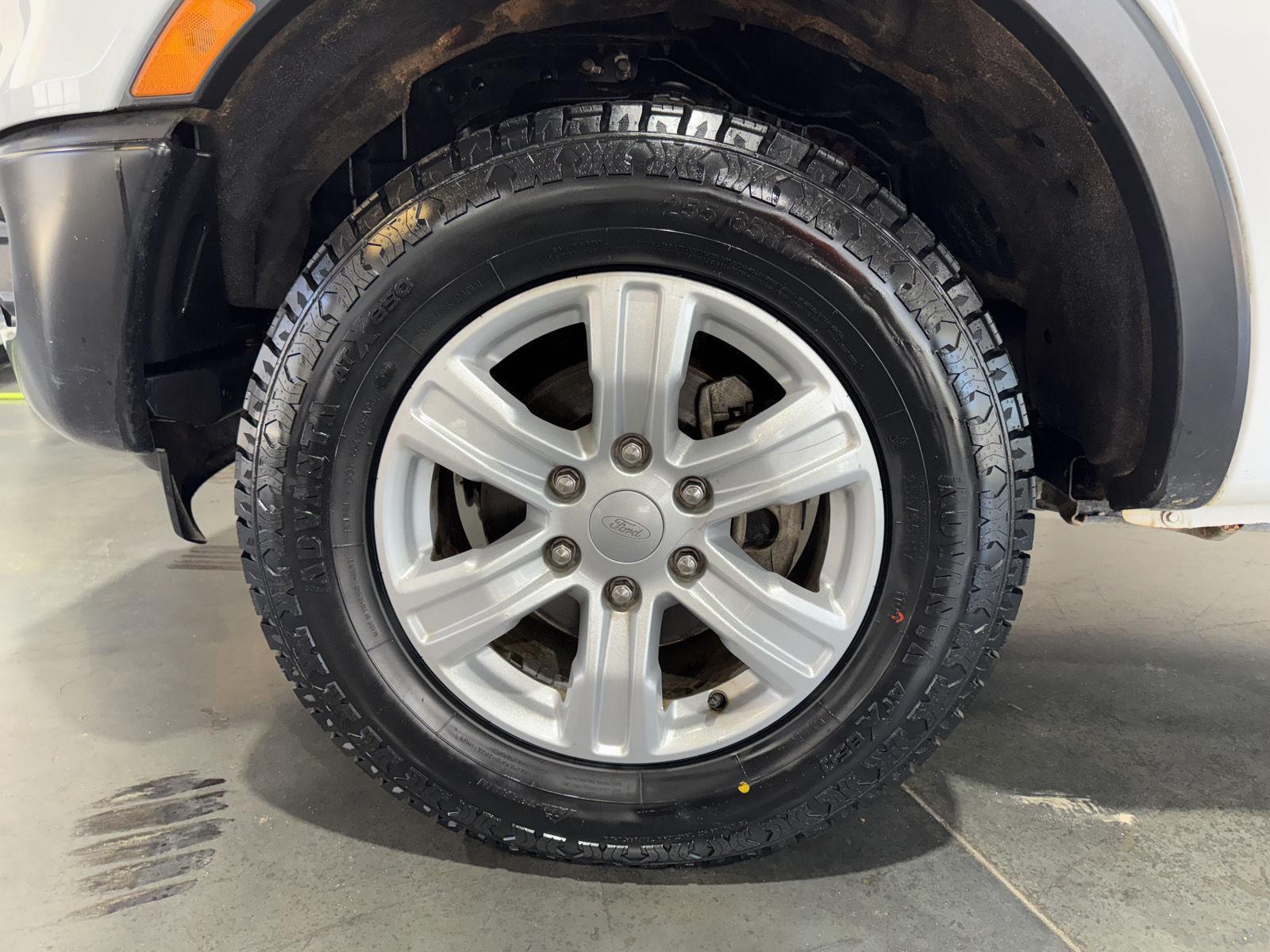 Vehicle photo 10