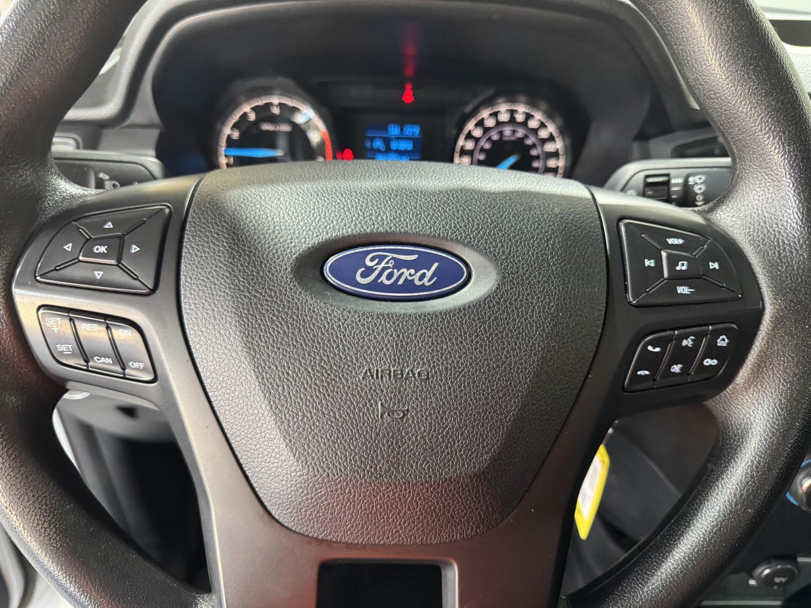 Vehicle photo 13