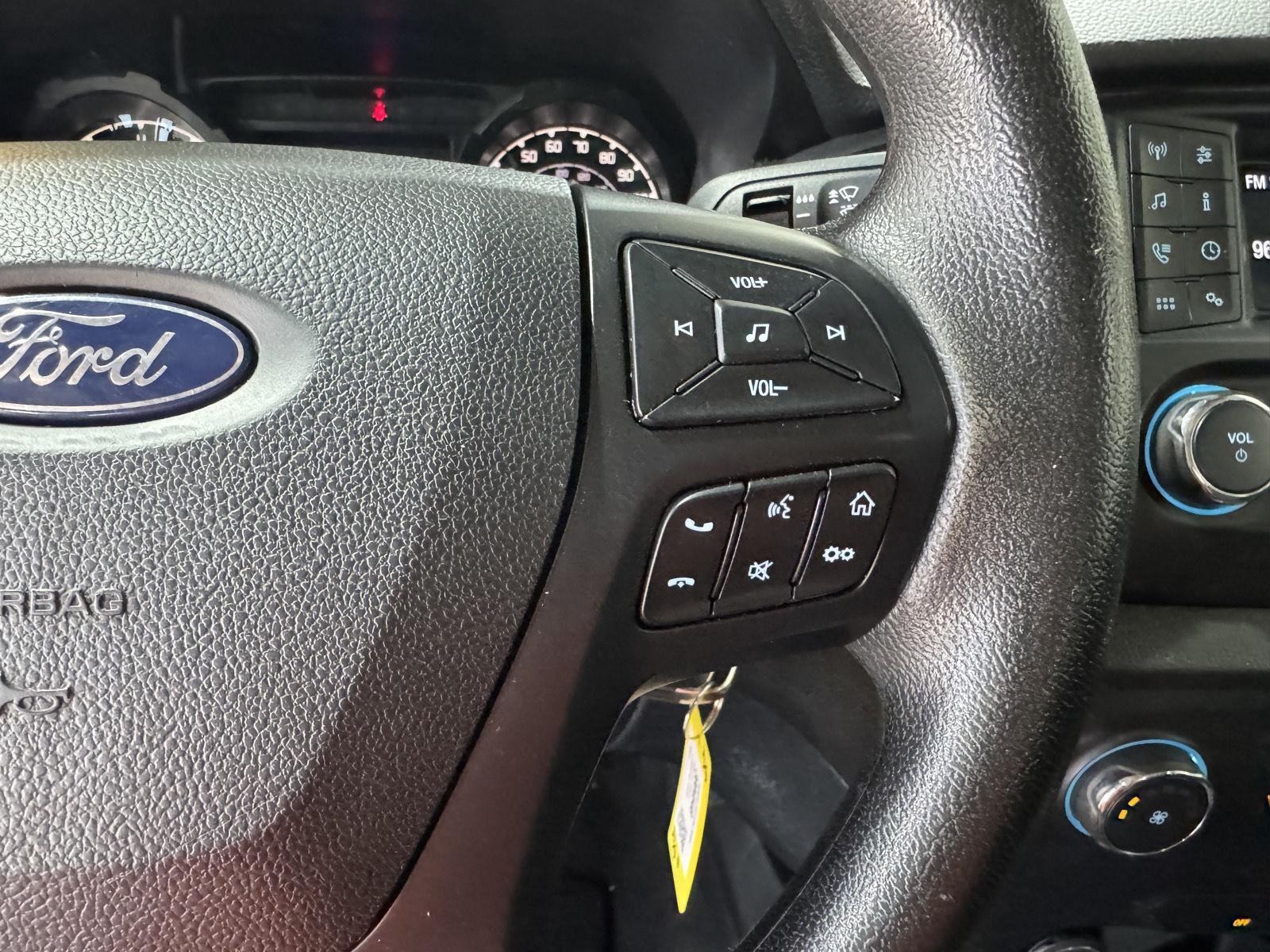 Vehicle photo 15