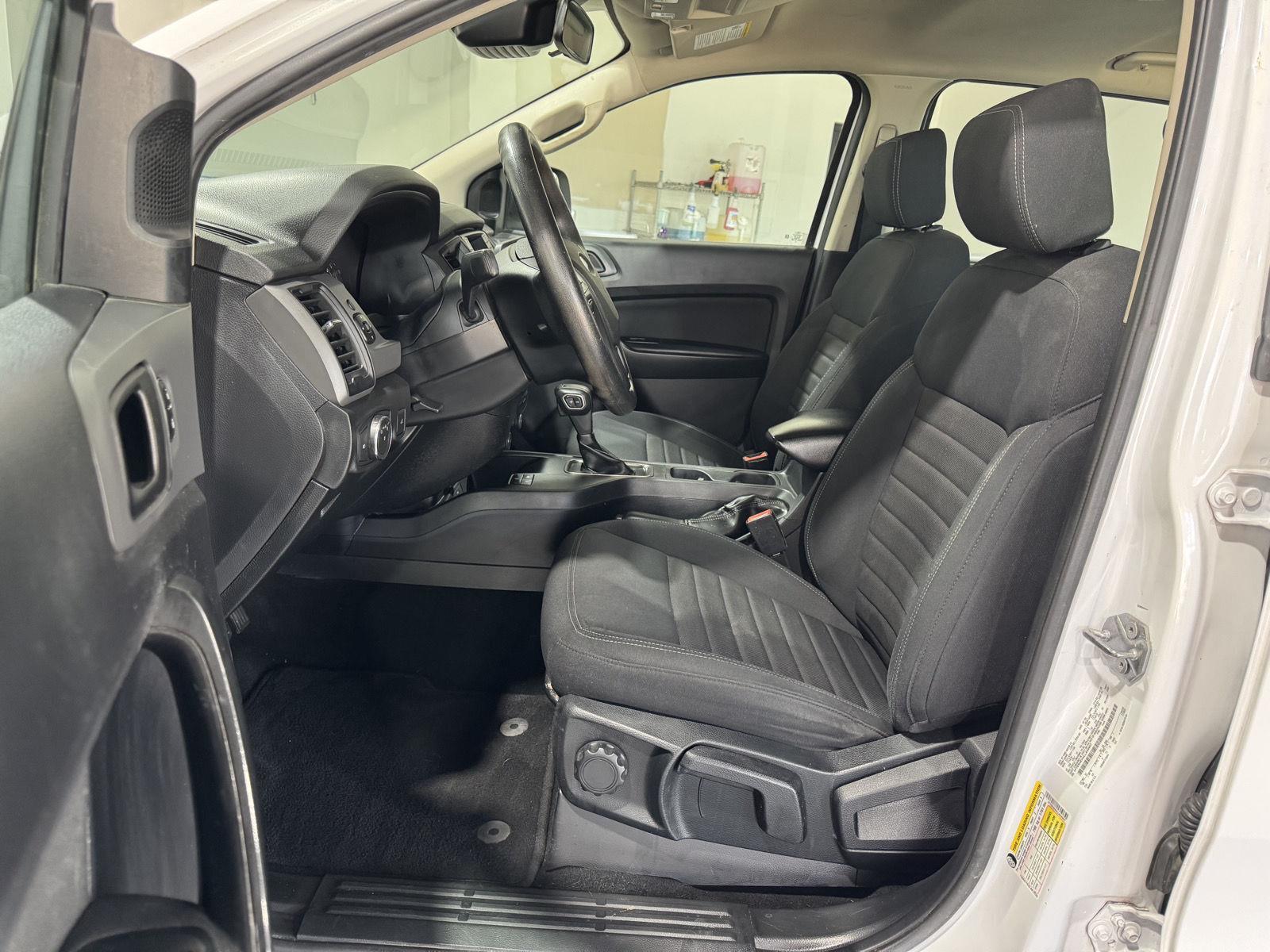 Vehicle photo 18